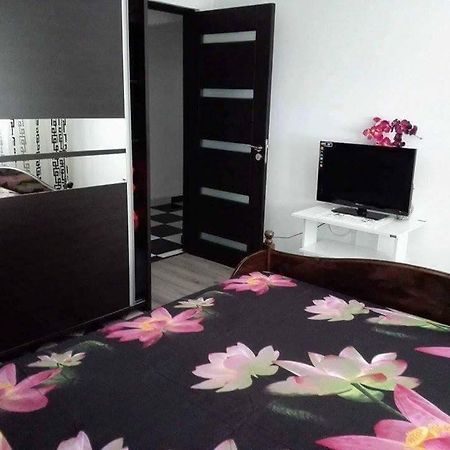 Апартаменти Apartament Ela Elegance Оршова Екстер'єр фото