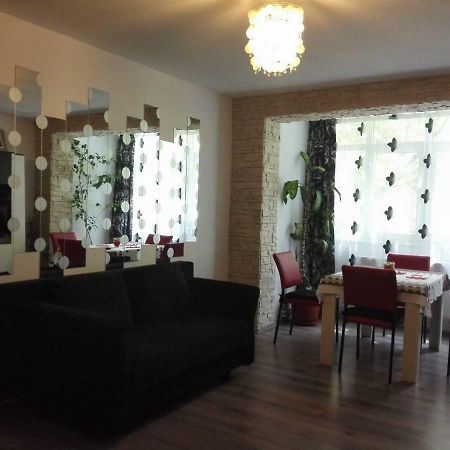 Апартаменти Apartament Ela Elegance Оршова Екстер'єр фото