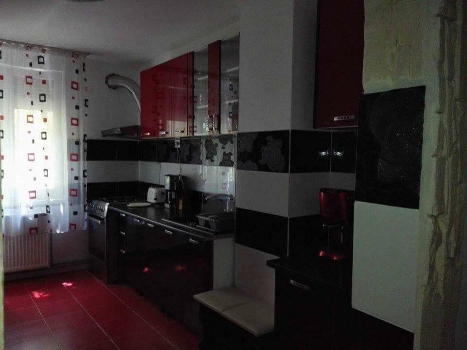 Апартаменти Apartament Ela Elegance Оршова Екстер'єр фото